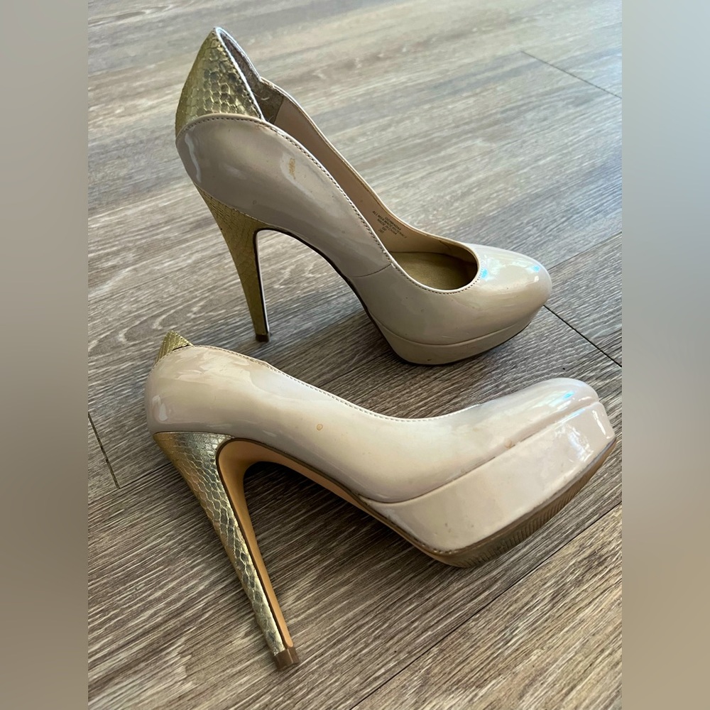 Nude Platform Pumps